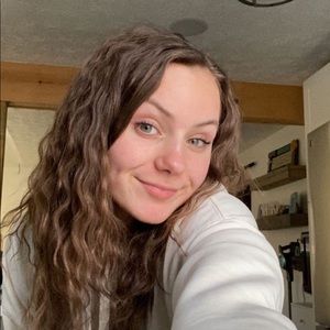 Meet your Posher, Makayla